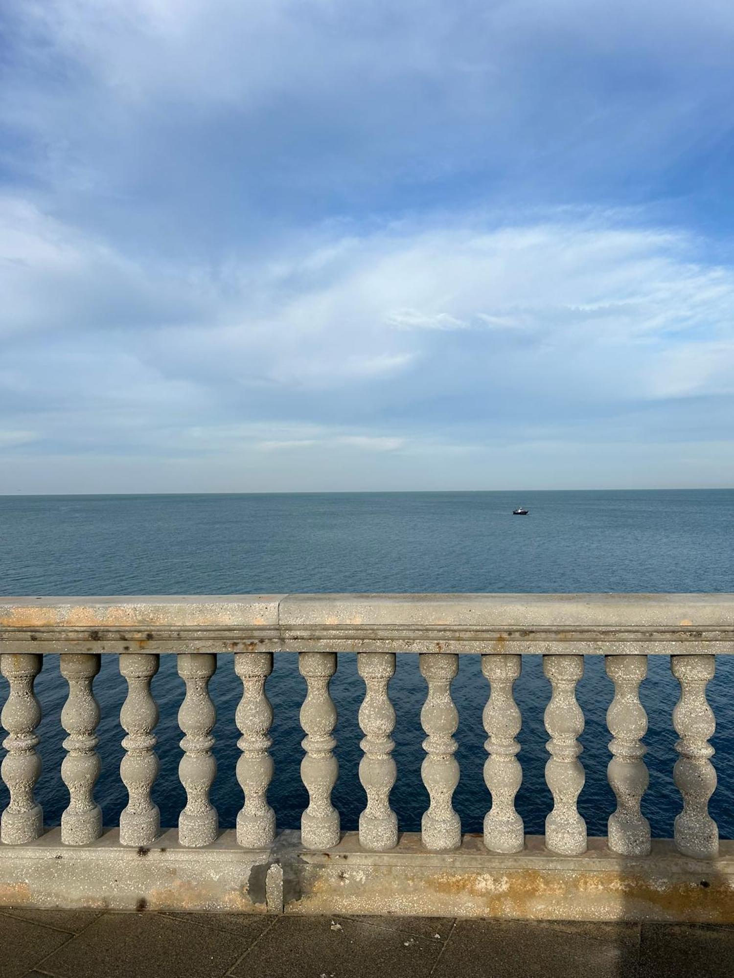 Apartamento Premium En Plaza Mina Minimalismo Y Confort A Pasos Del Mar Кадис Экстерьер фото